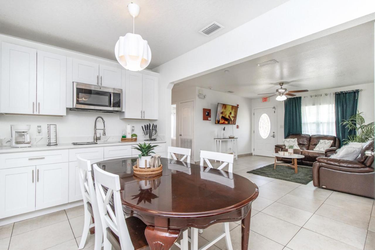 6 Bedroom Bucs Airport Mall Beach Wifi Tampa Eksteriør bilde