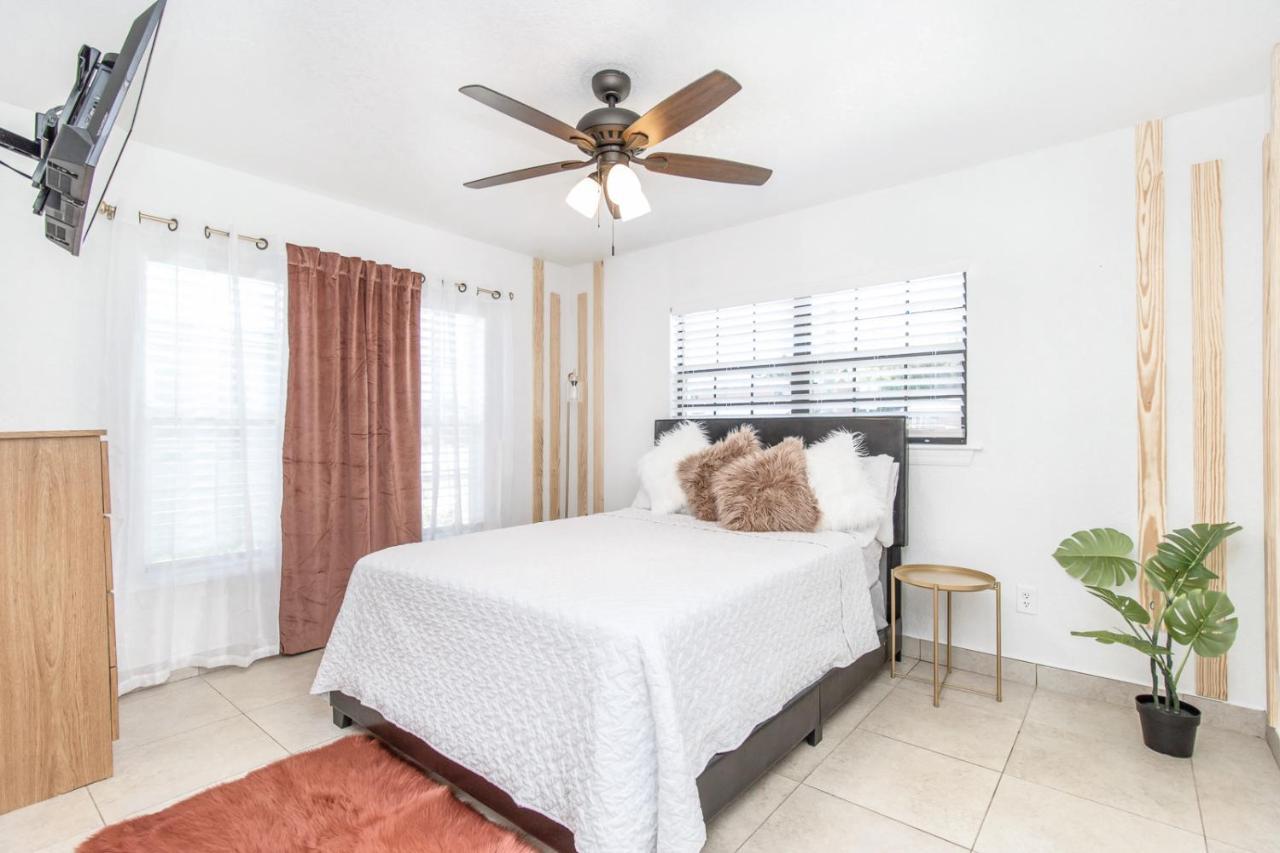 6 Bedroom Bucs Airport Mall Beach Wifi Tampa Eksteriør bilde